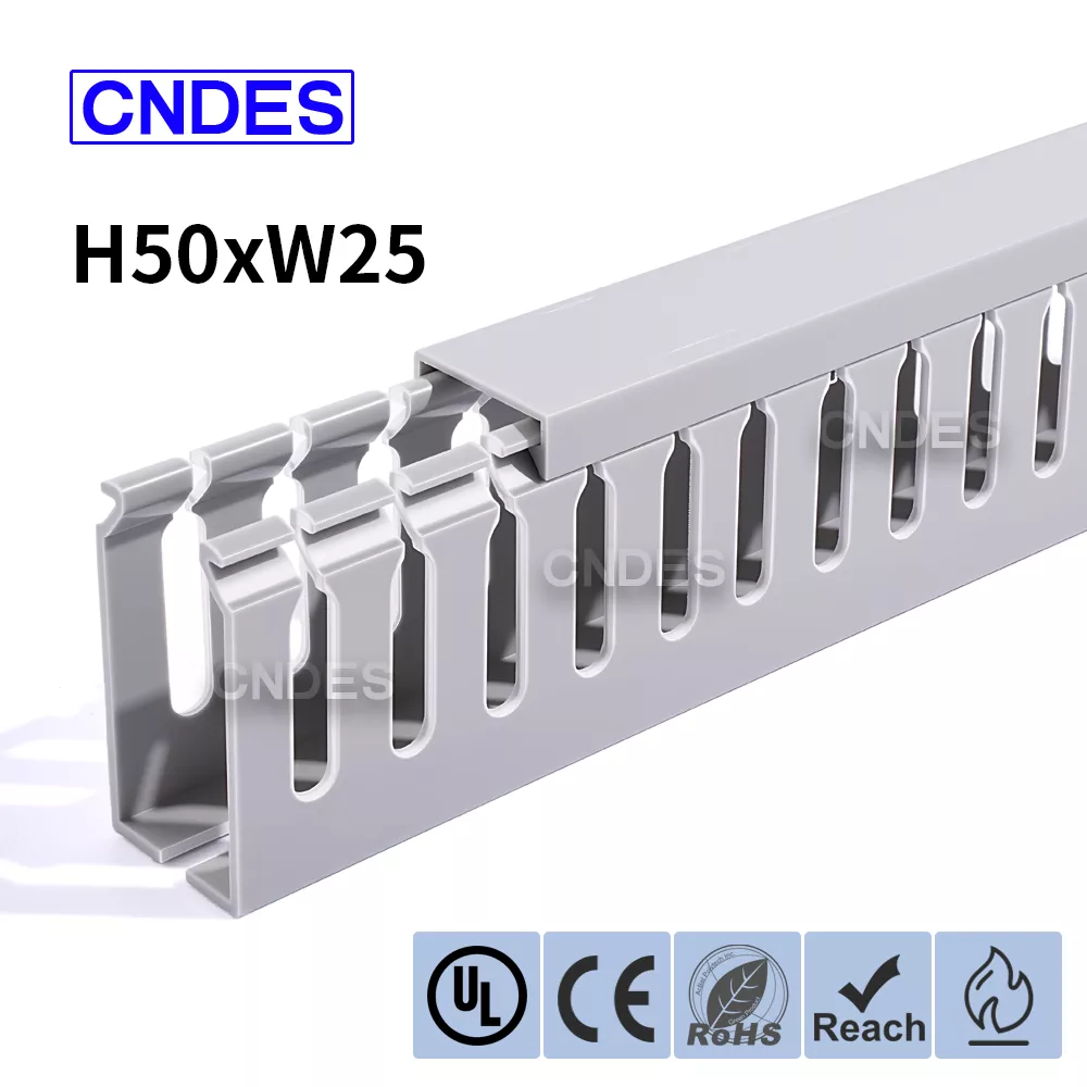 Conducto de gabinete eléctrico ranurado de PVC de 50 × 25 mm